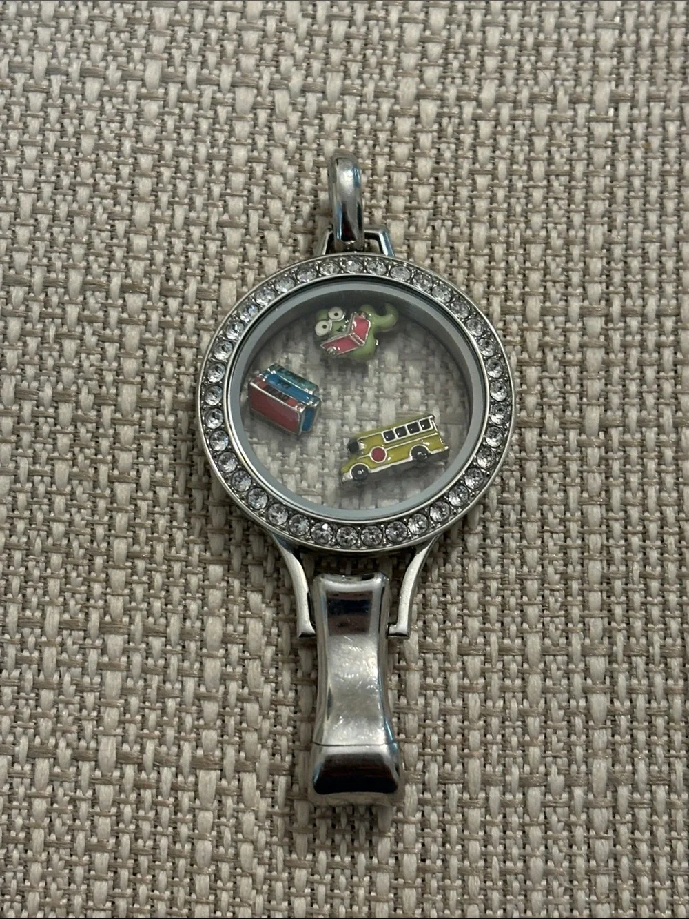 NEW Origami Owl Lanyard Locket Pendant  Badge Holder w/ Floating Charms